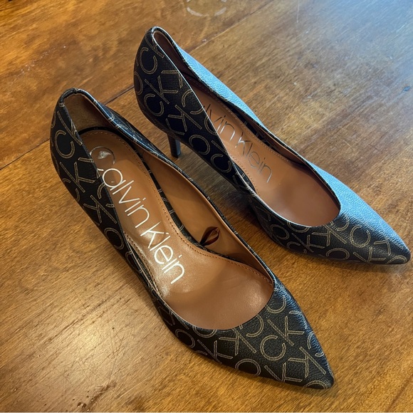 Calvin Klein Pumps Size 8.5 - Picture 2 of 3